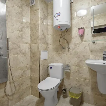 Center, Sea Garden, Brand New - Majestic Daire